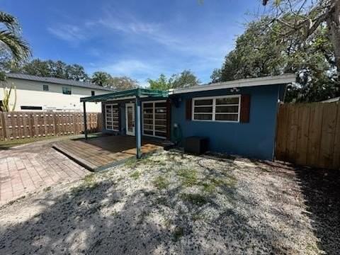 1424 Sw 9th St - Photo 2 of 35