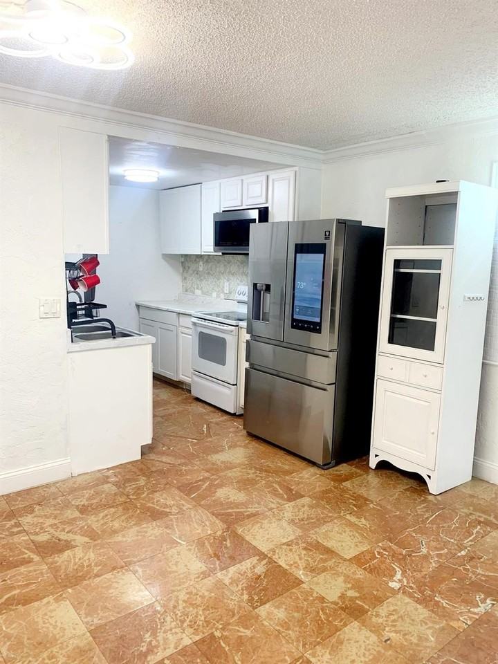 10234 Twin Lakes Dr #16D - Photo 4 of 23