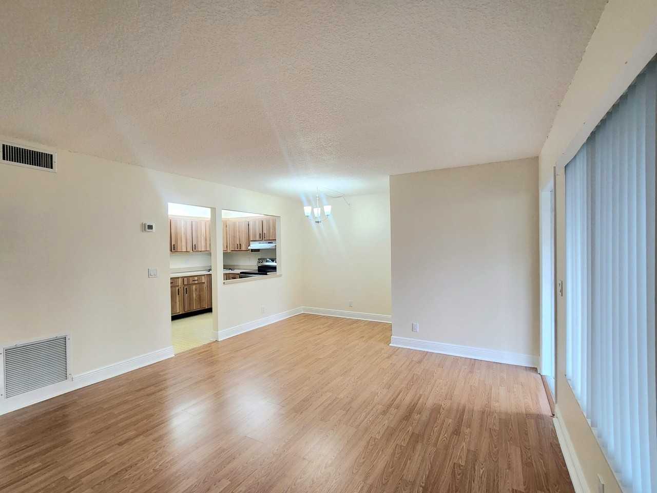 133 Lake Pine Cir - Photo 5 of 8