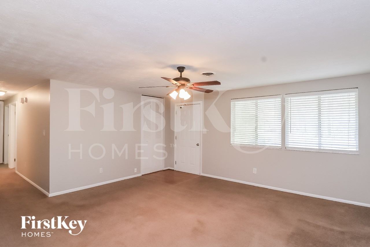 4788 North Cir - Photo 2 of 18