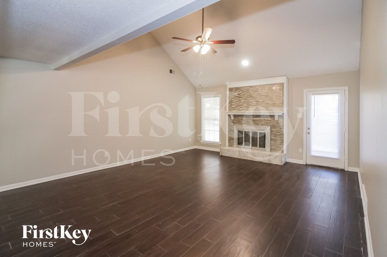 87 Shelley Renee Ln - Photo 2 of 15