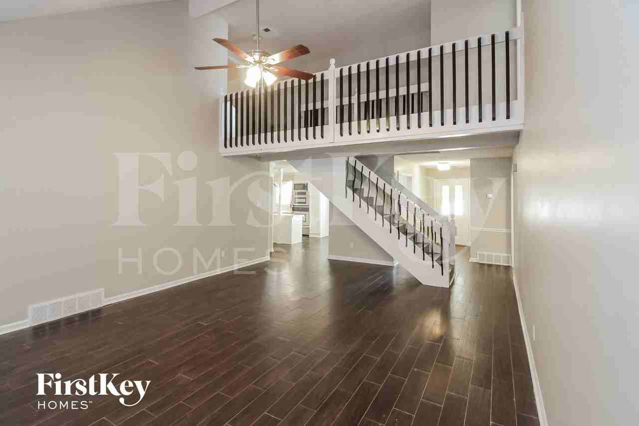 87 Shelley Renee Ln - Photo 3 of 15