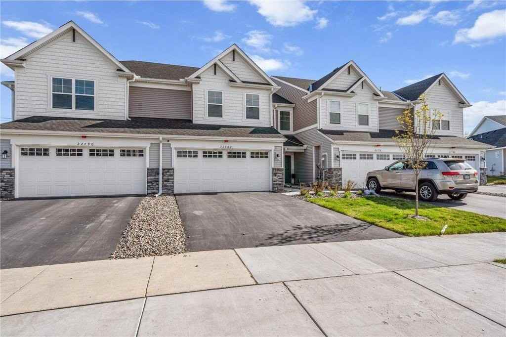 22782 Hazel Ln - Photo 2 of 33