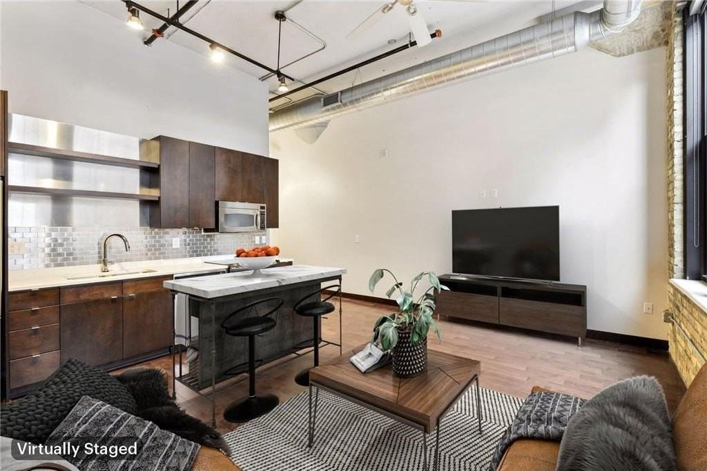 618 Washington Ave N #200 - Photo 3 of 27