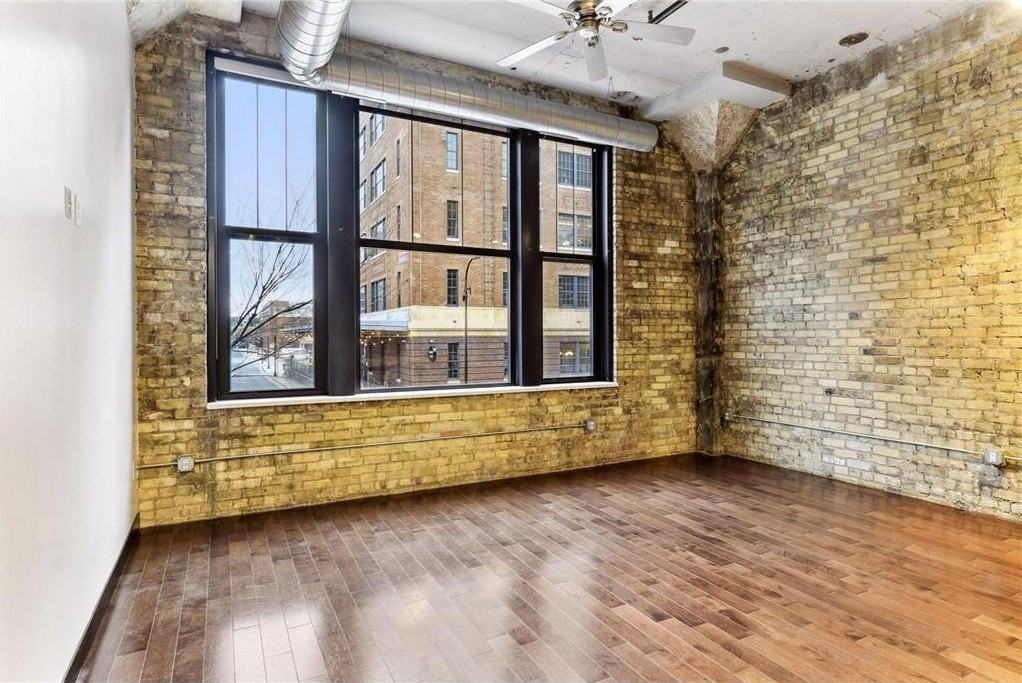 618 Washington Ave N #200 - Photo 4 of 27