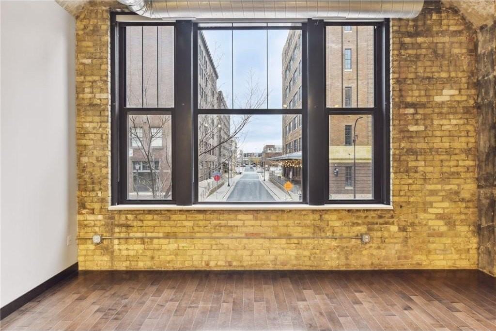 618 Washington Ave N #200 - Photo 5 of 27