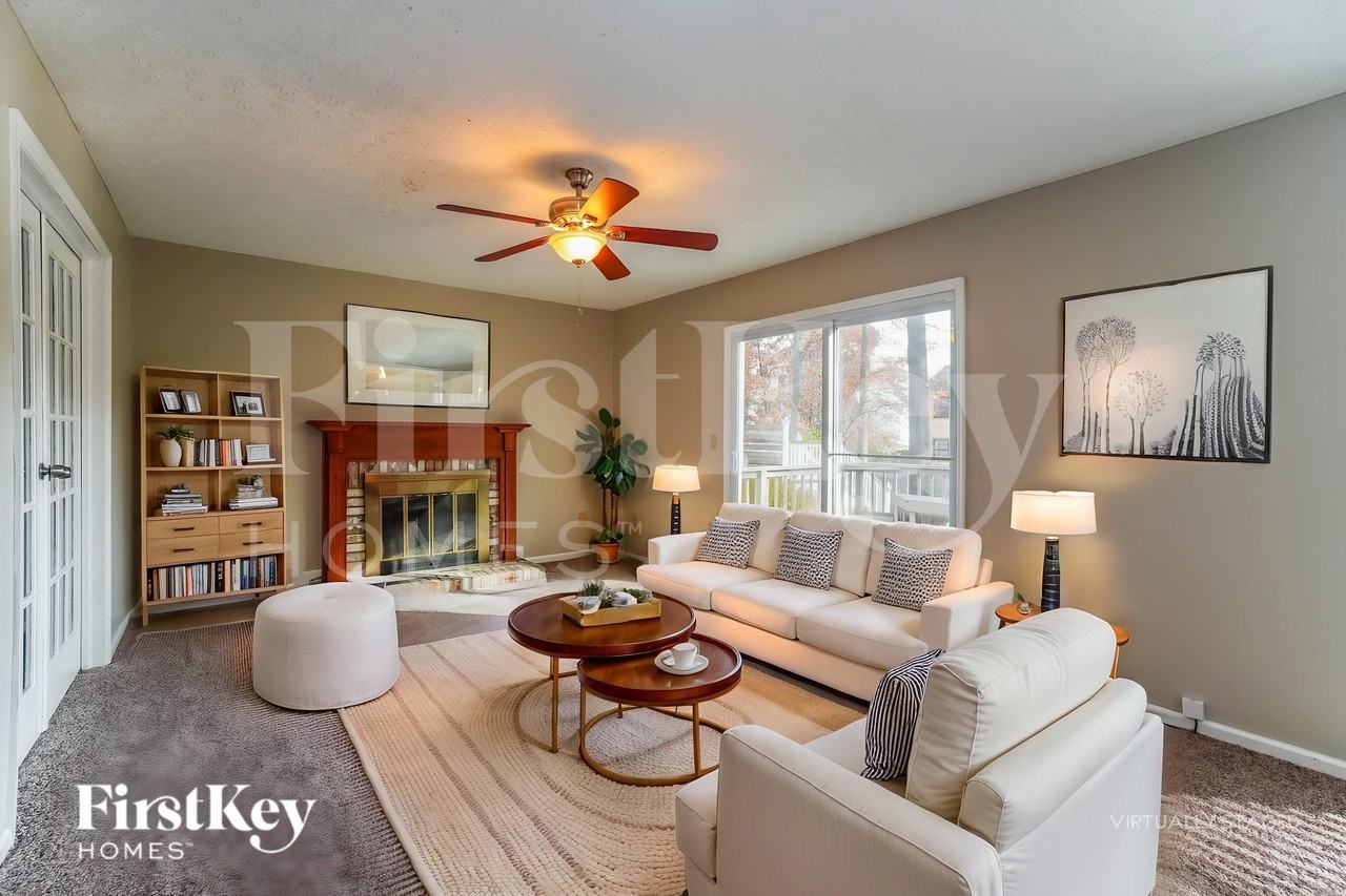 8900 Cornwallis Ct - Photo 4 of 18