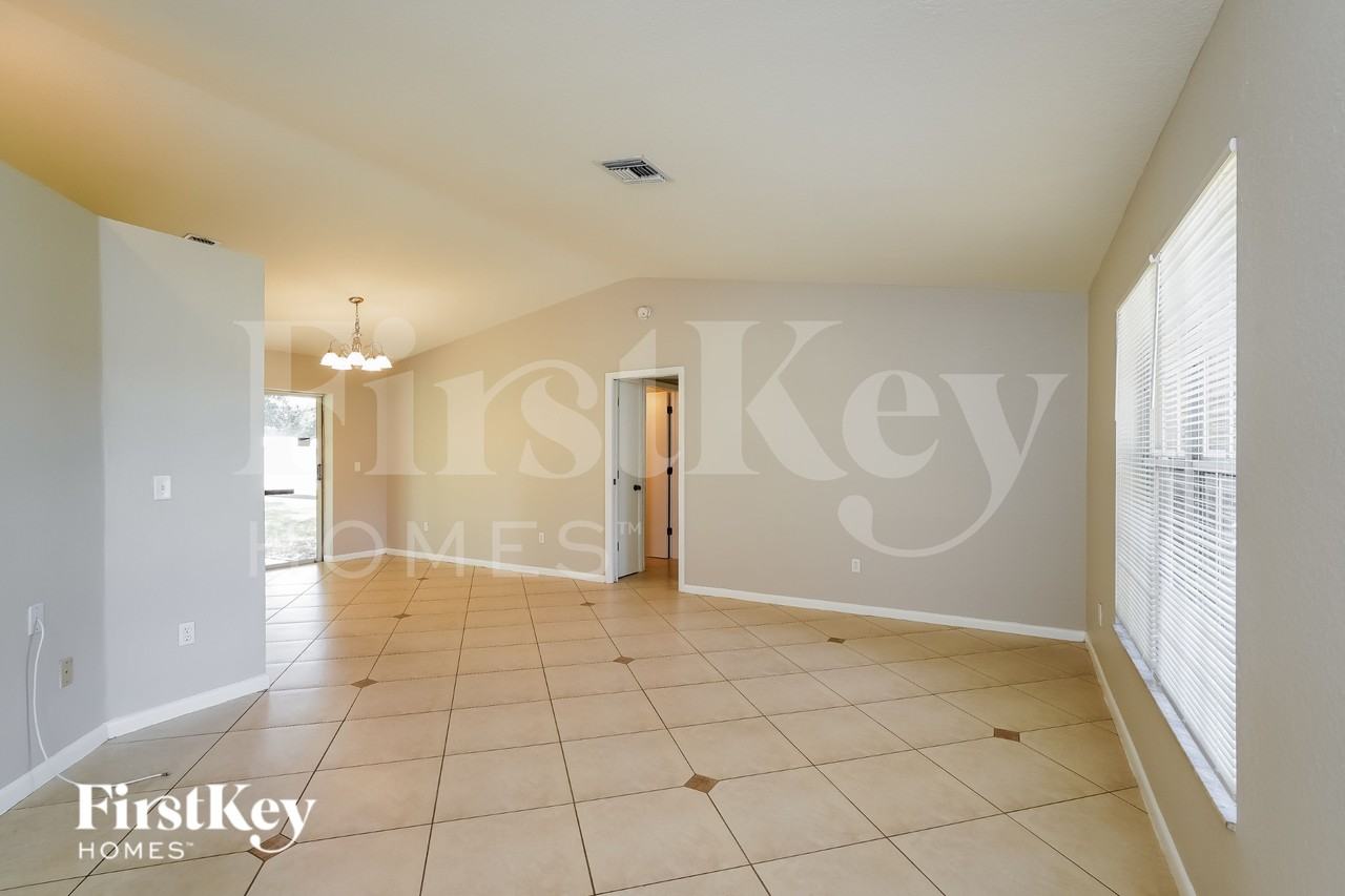 8441 Bahamas Rd - Photo 3 of 20