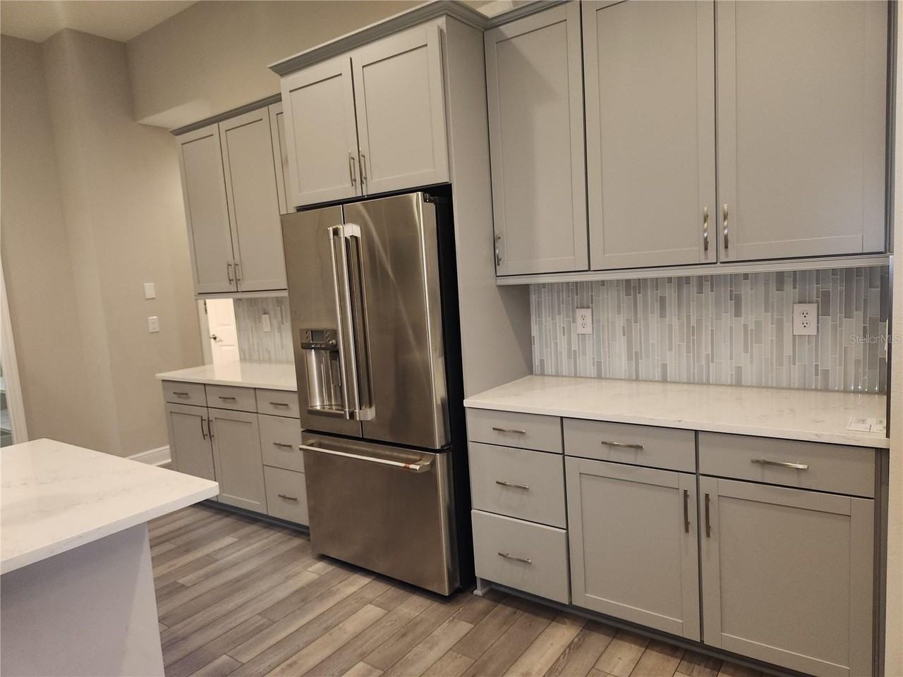 12573 Oak Hill Way - Photo 4 of 33