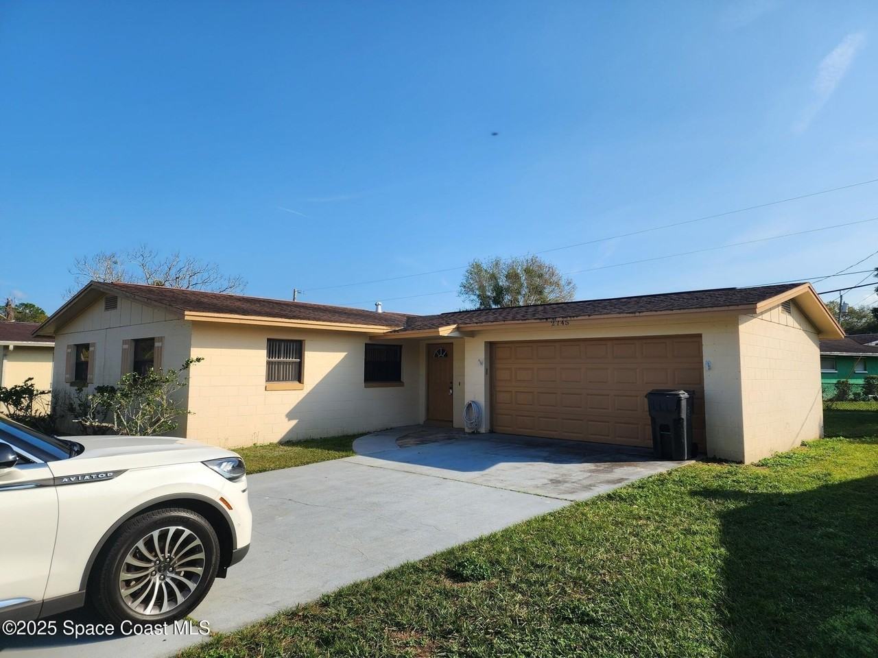 2745 Starlight Dr - Photo 2 of 20