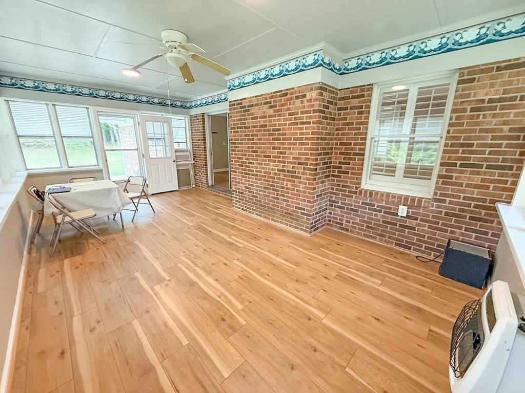 1290 Tuckers Rd - Photo 7 of 30
