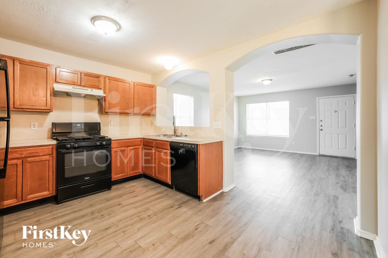 7507 Kennemer Dr - Photo 5 of 20