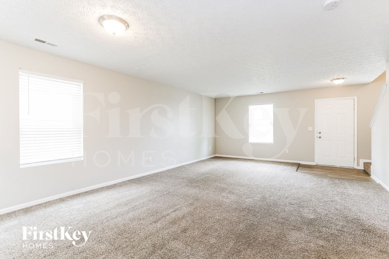 7399 Kenrich Dr - Photo 3 of 16