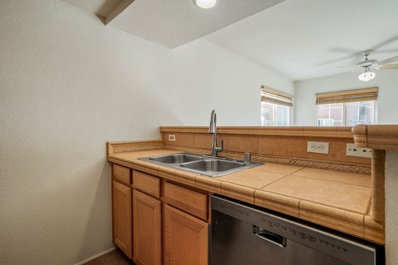 2210 Miguel Chavez Rd #1418 - Photo 4 of 32