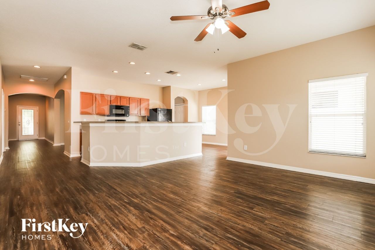 734 Star Pointe Dr - Photo 4 of 16