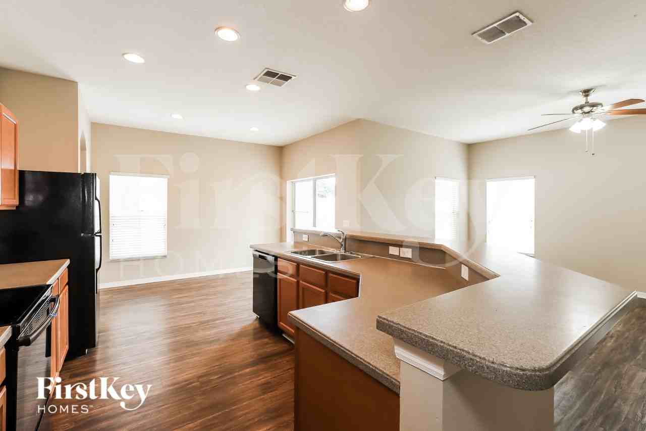 734 Star Pointe Dr - Photo 6 of 16