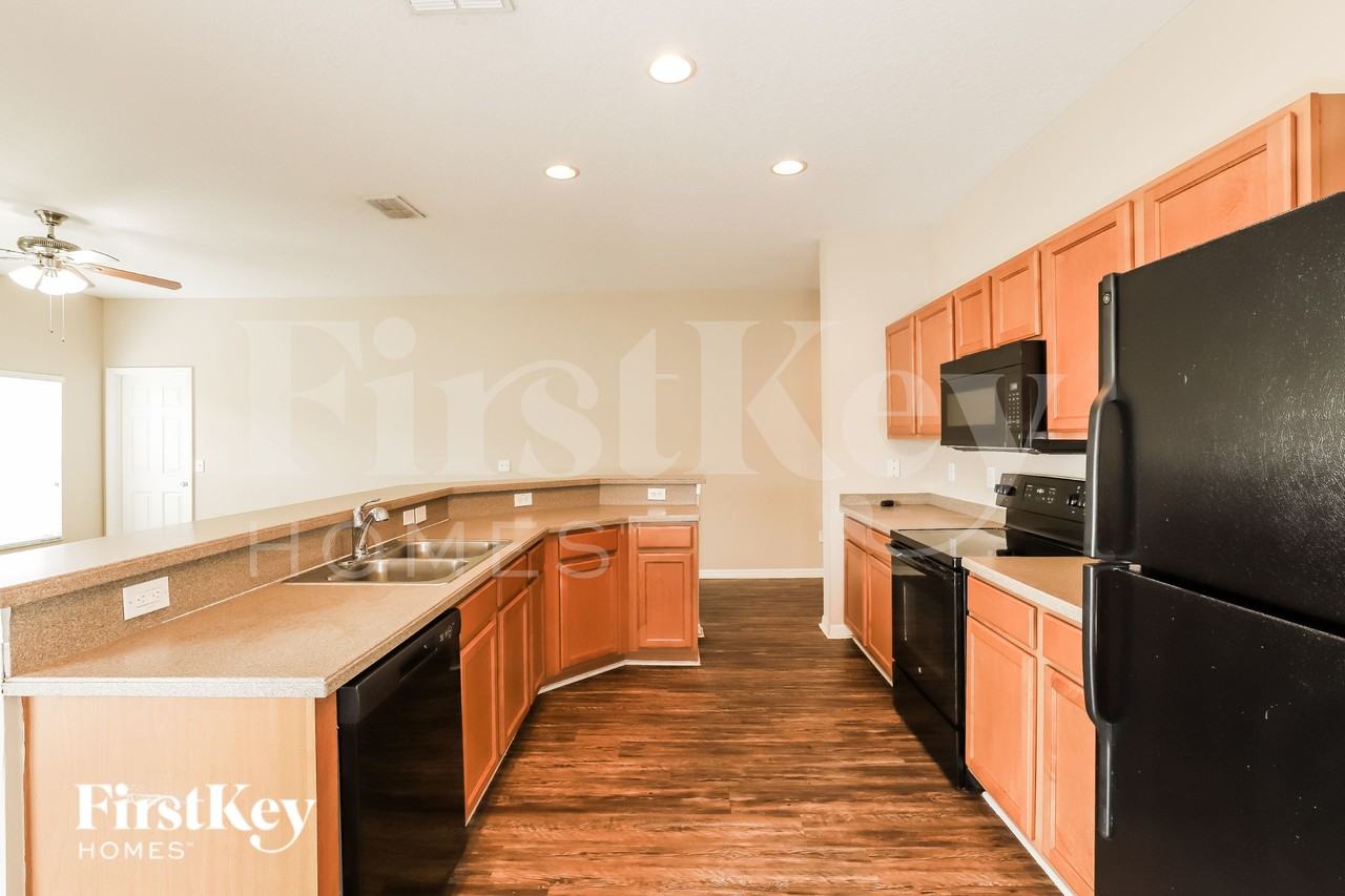 734 Star Pointe Dr - Photo 7 of 16