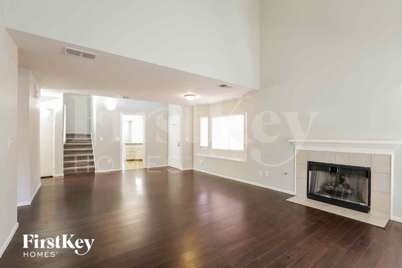 7090 Orange Grove Ln - Photo 5 of 18