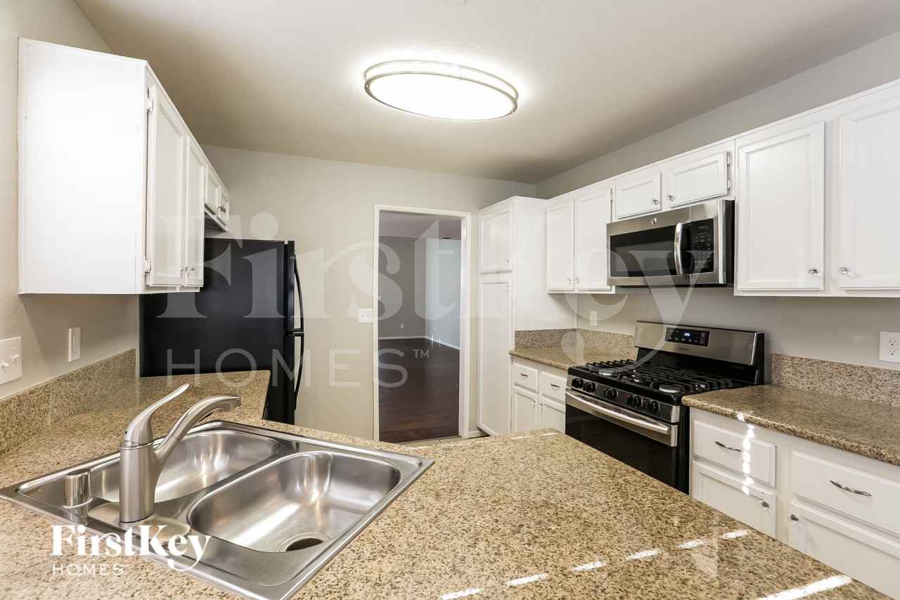 7090 Orange Grove Ln - Photo 7 of 18