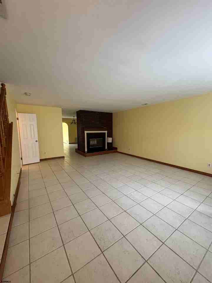 5120 Radnor Ct - Photo 2 of 18