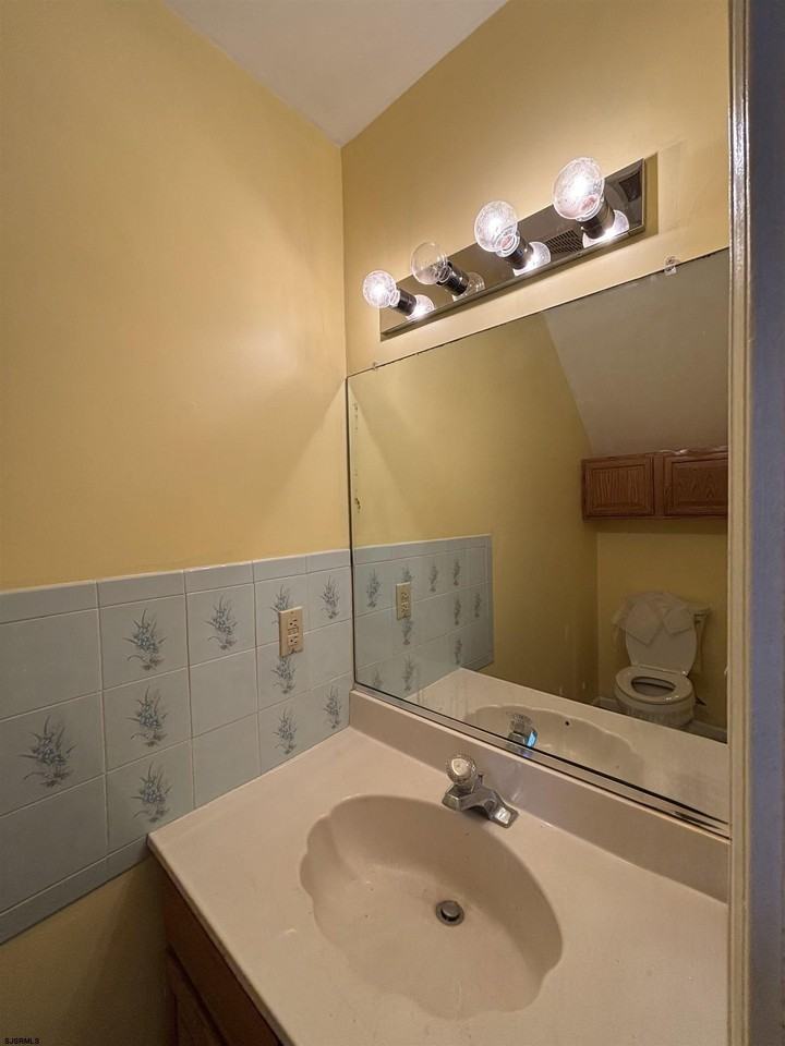 5120 Radnor Ct - Photo 4 of 18