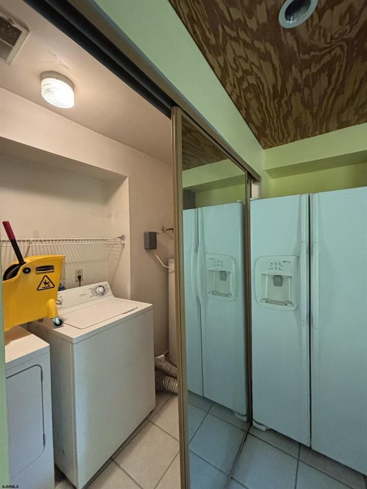 5120 Radnor Ct - Photo 7 of 18