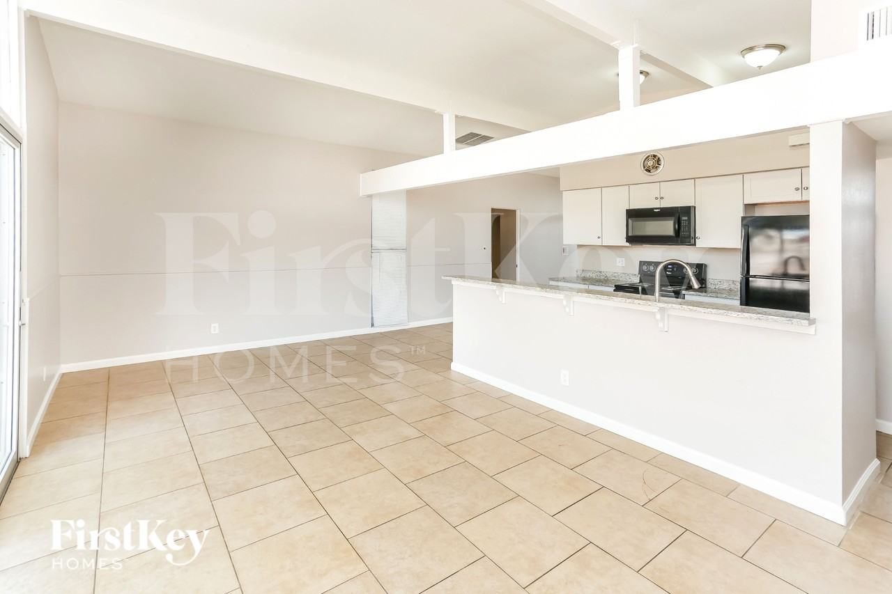 6237 Rassler Ave - Photo 4 of 15