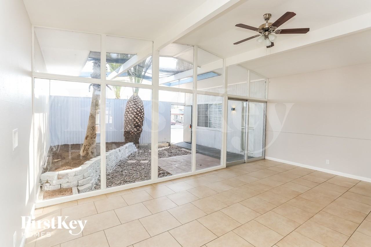 6237 Rassler Ave - Photo 6 of 15