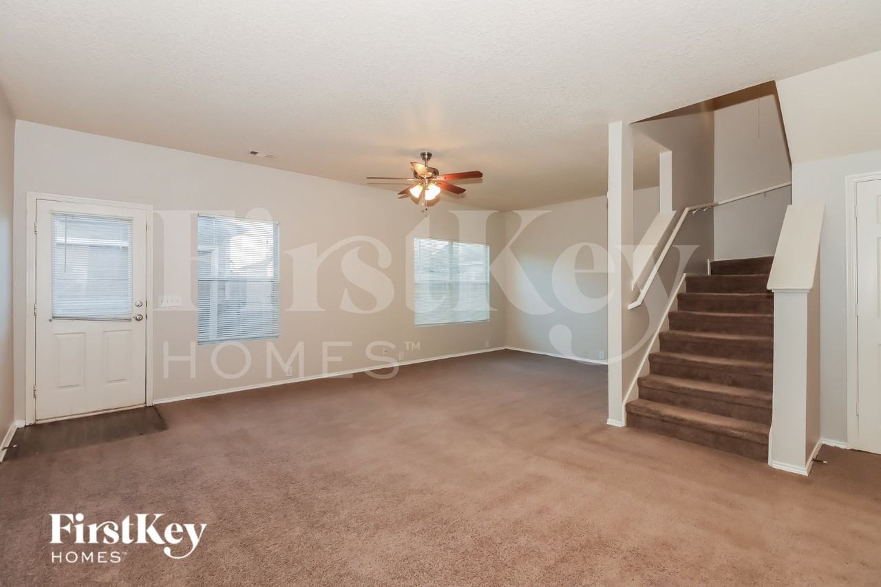 6210 Scotchwood Dr - Photo 3 of 18