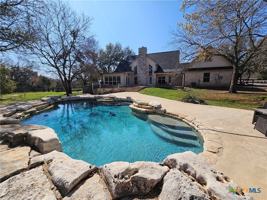 featured image of 1060 Great Oaks