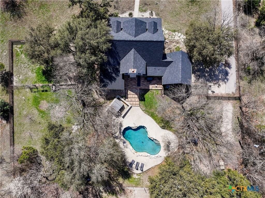 1060 Great Oaks - Photo 3 of 48