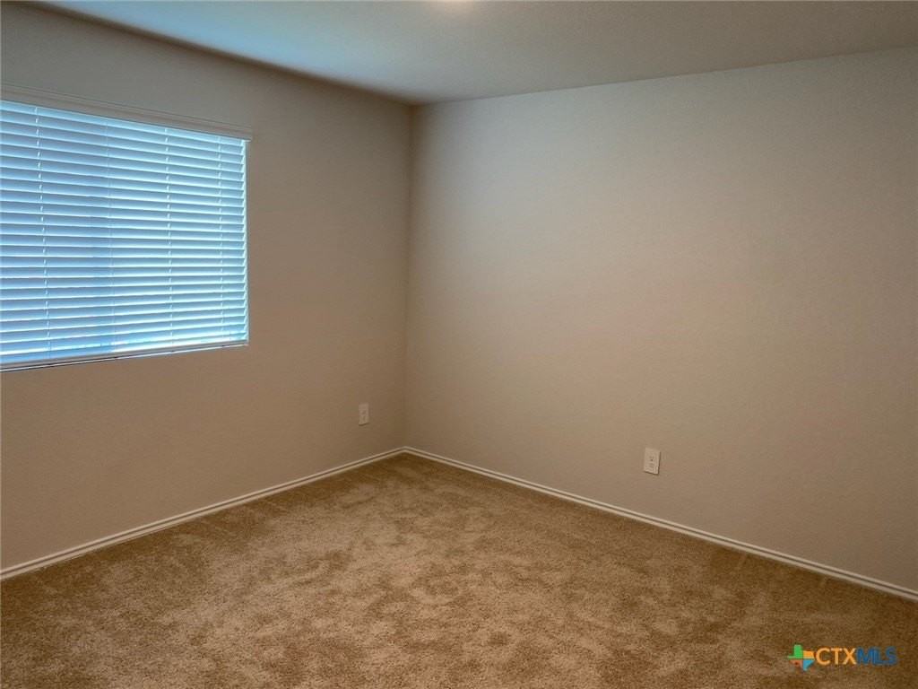 208 Ida Loop - Photo 5 of 8