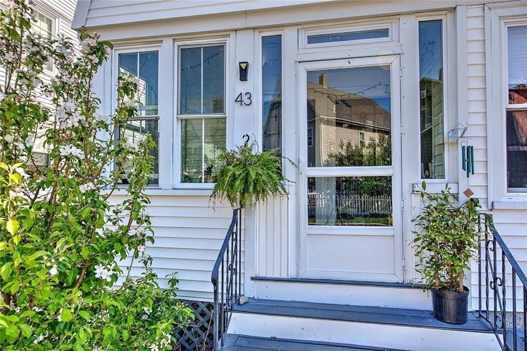 43 Trenton St #2 - Photo 4 of 24