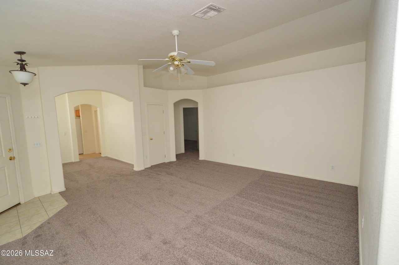 7925 W Mural Hill Dr - Photo 2 of 14