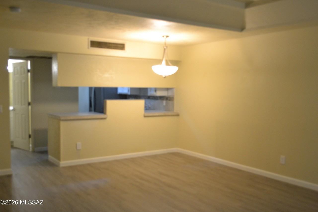 1200 E River Rd #D47 - Photo 2 of 13
