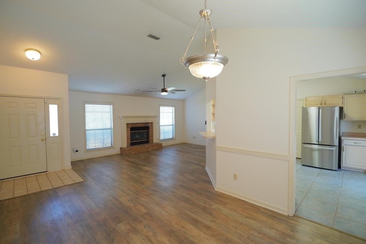2605 Yarmouth Ln - Photo 7 of 33