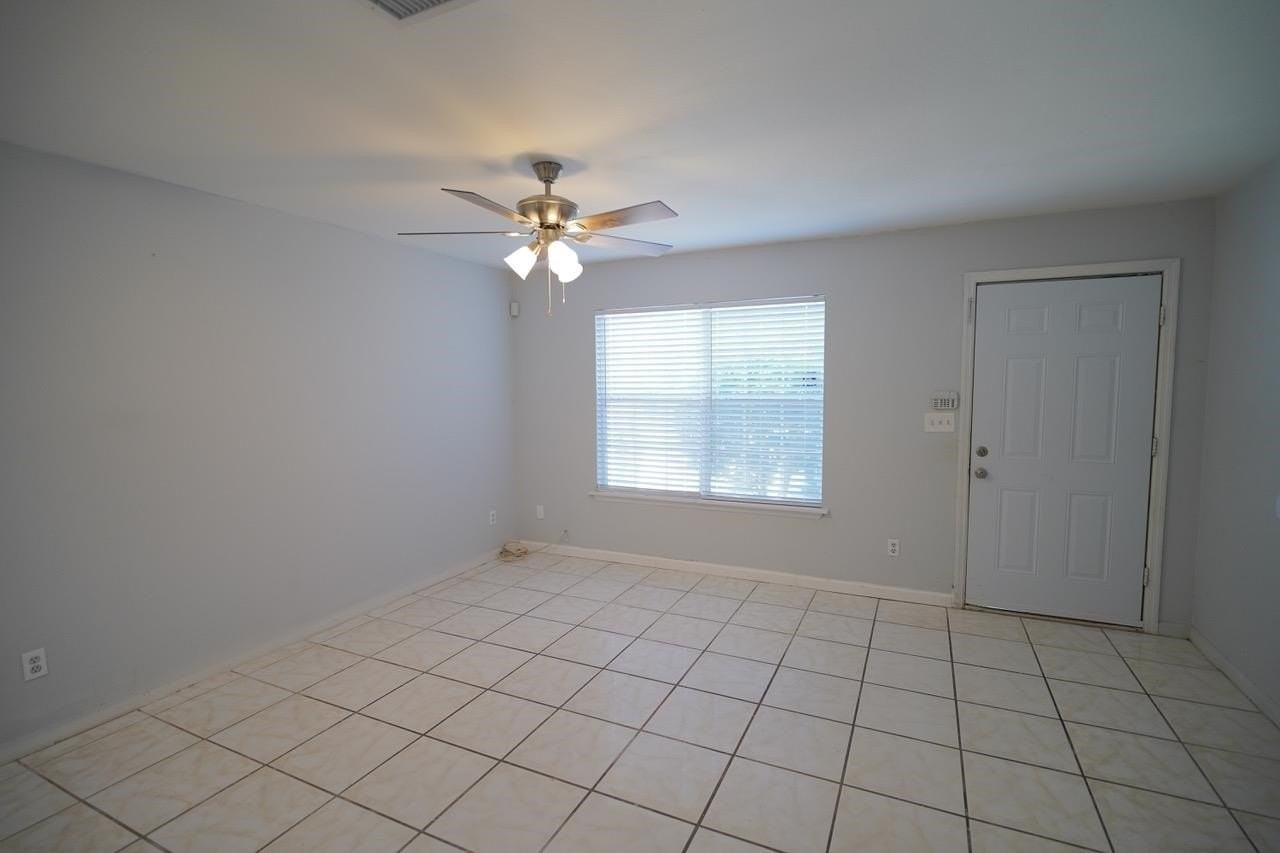 2648 Tess Cir - Photo 4 of 24