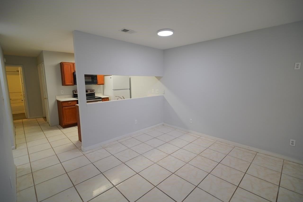 2648 Tess Cir - Photo 5 of 24