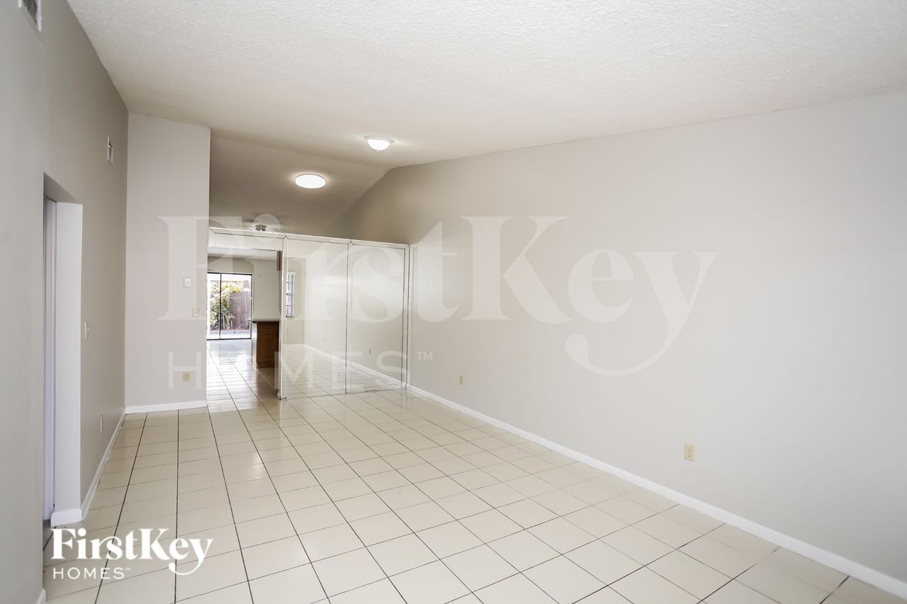 5505 Wlane - Photo 3 of 19