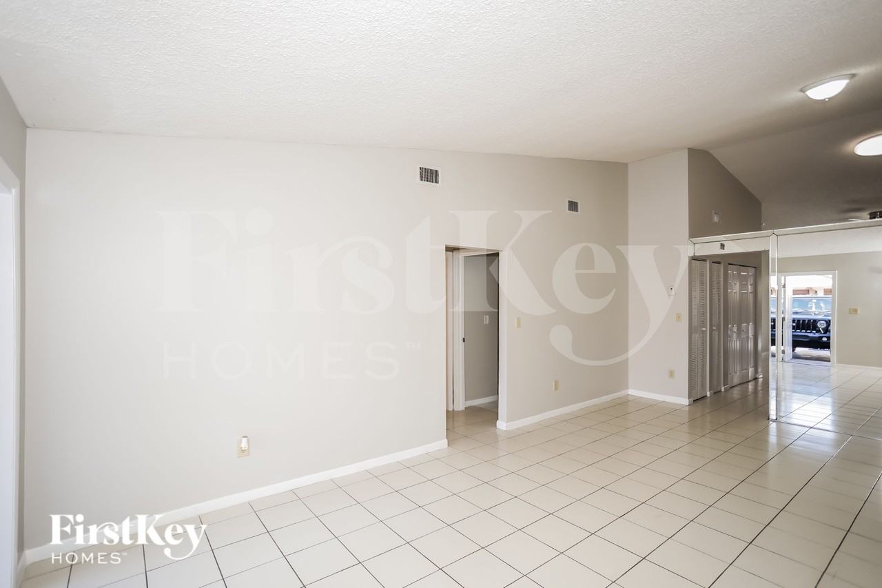 5505 Wlane - Photo 5 of 19