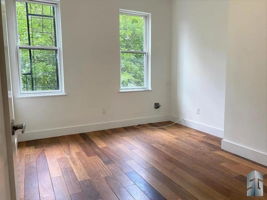 207 N 6th St - Photo 2 of 10