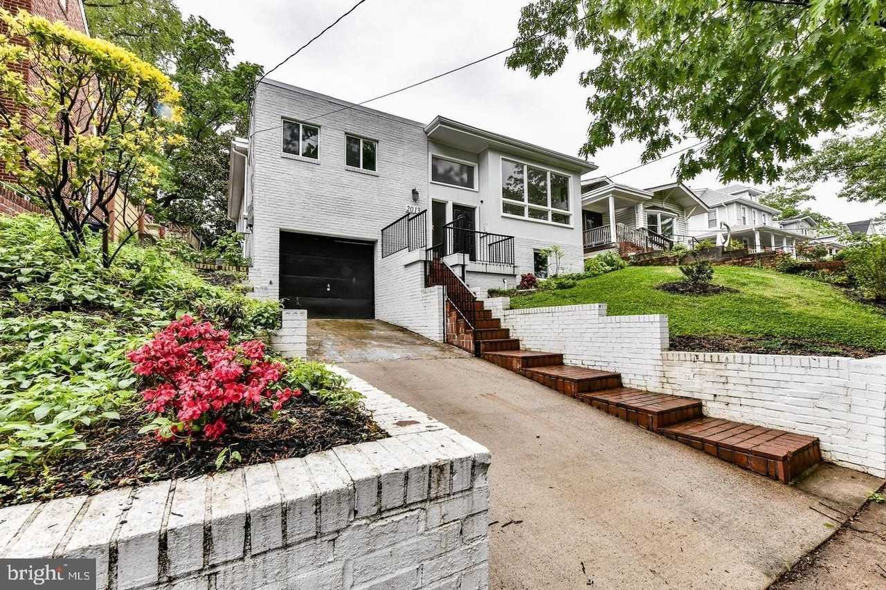 2013 Franklin St Ne