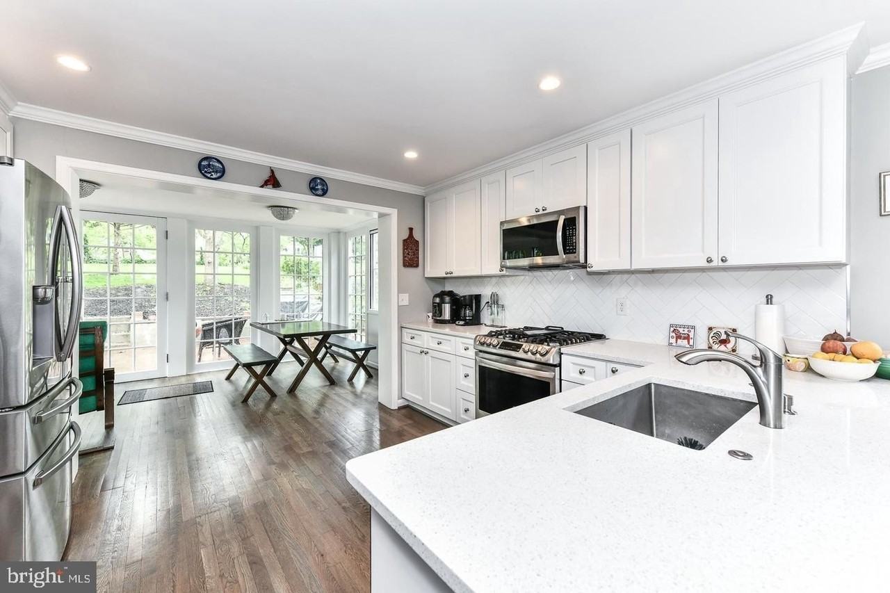 2013 Franklin St Ne - Photo 4 of 17