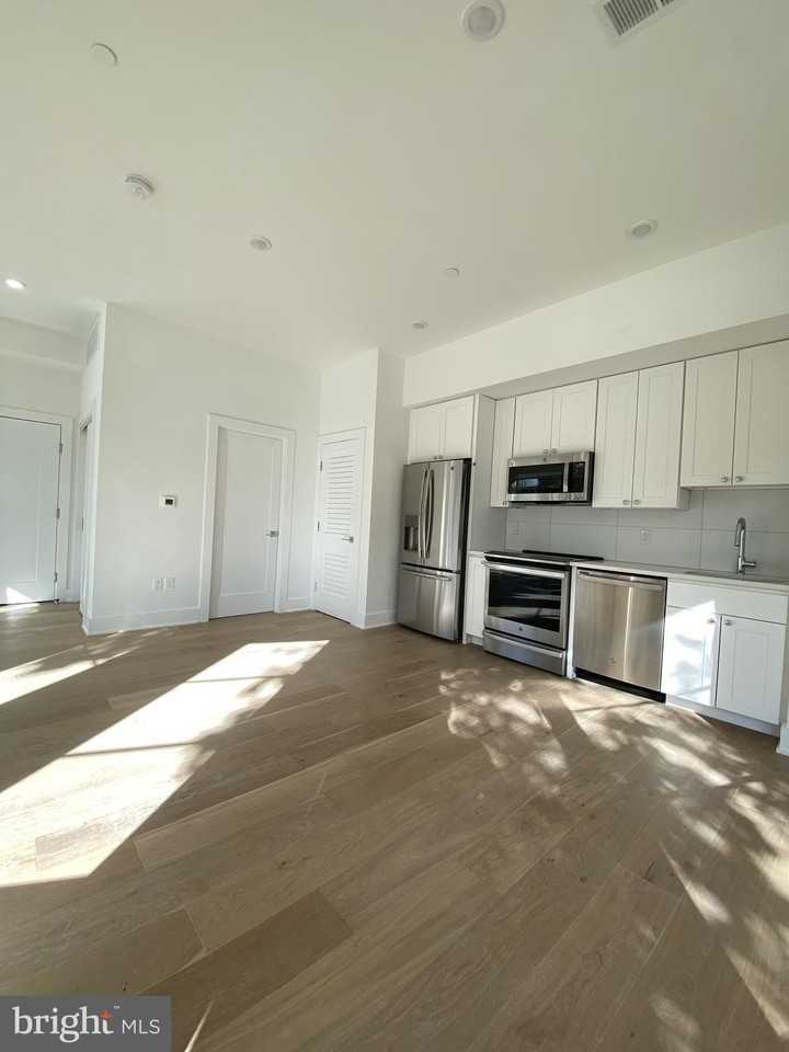 5301 Connecticut Ave Nw #202 - Photo 4 of 16