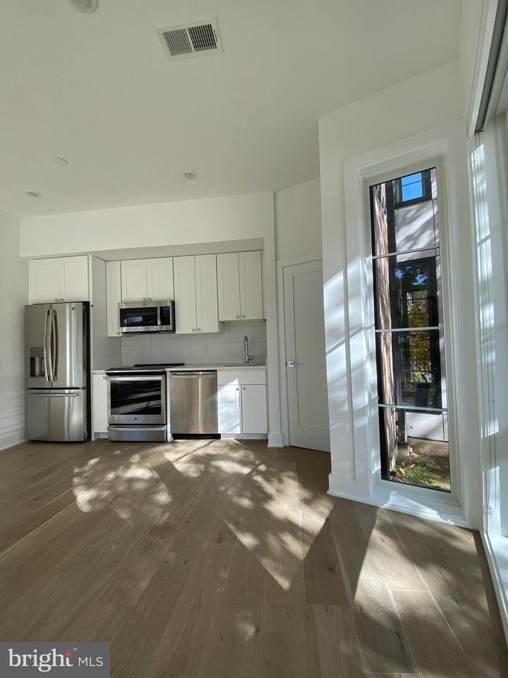 5301 Connecticut Ave Nw #202 - Photo 5 of 16
