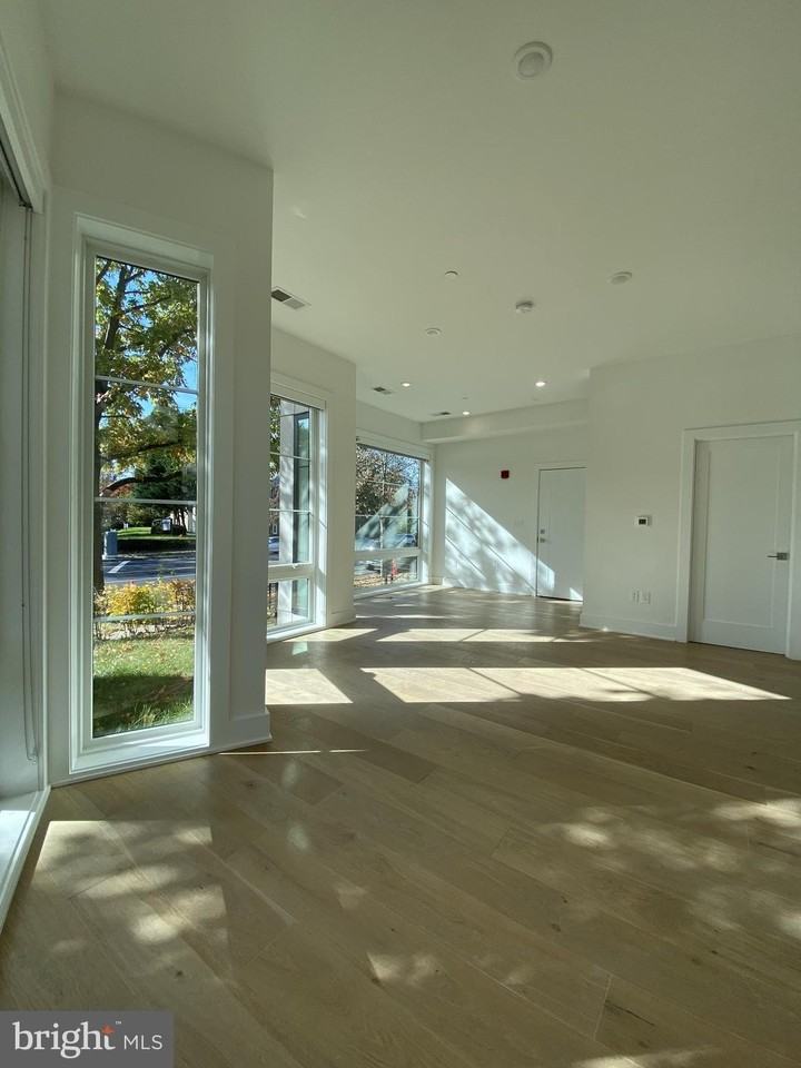 5301 Connecticut Ave Nw #202 - Photo 7 of 16