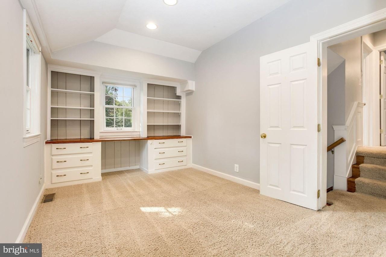 3233 Stephenson Pl Nw - Photo 5 of 33
