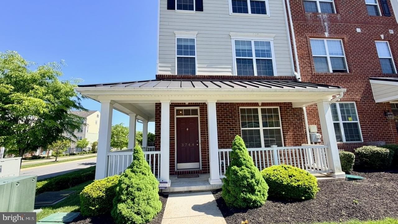 3744 Green St - Photo 2 of 50