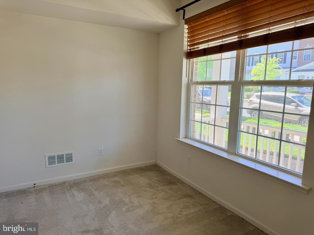 3744 Green St - Photo 4 of 50