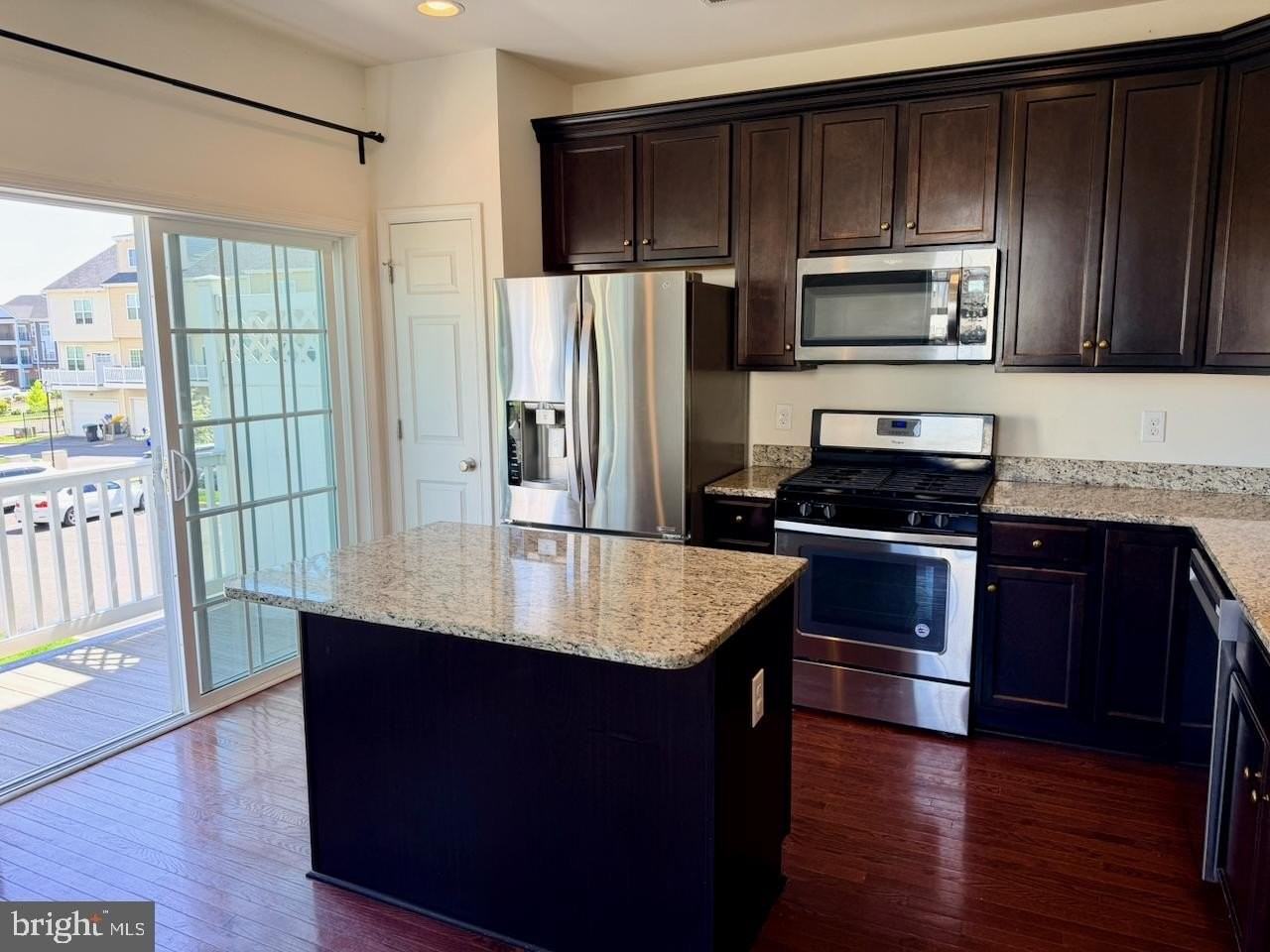 3744 Green St - Photo 5 of 50